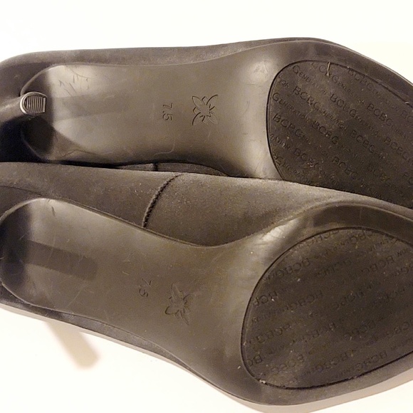 BCBGeneration Atelia Crystal Broach Satin Pumps Size 7.5W - Picture 4 of 5